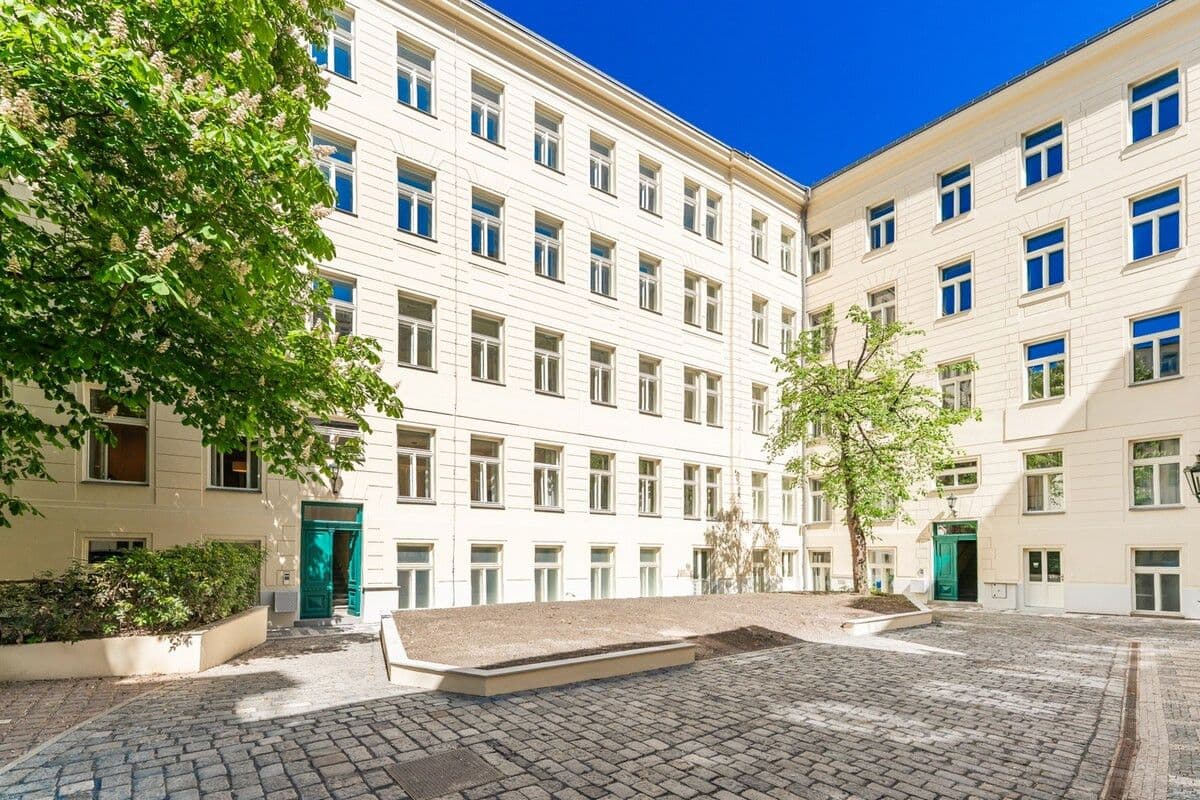Pronájem bytu  63 m², Václavské náměstí, Praha, Praha