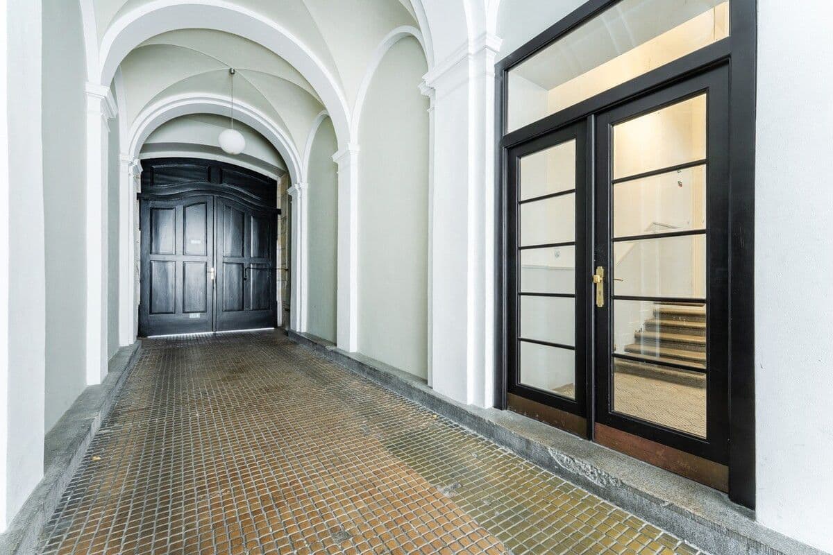 Pronájem bytu  80 m², U Půjčovny, Praha, Praha