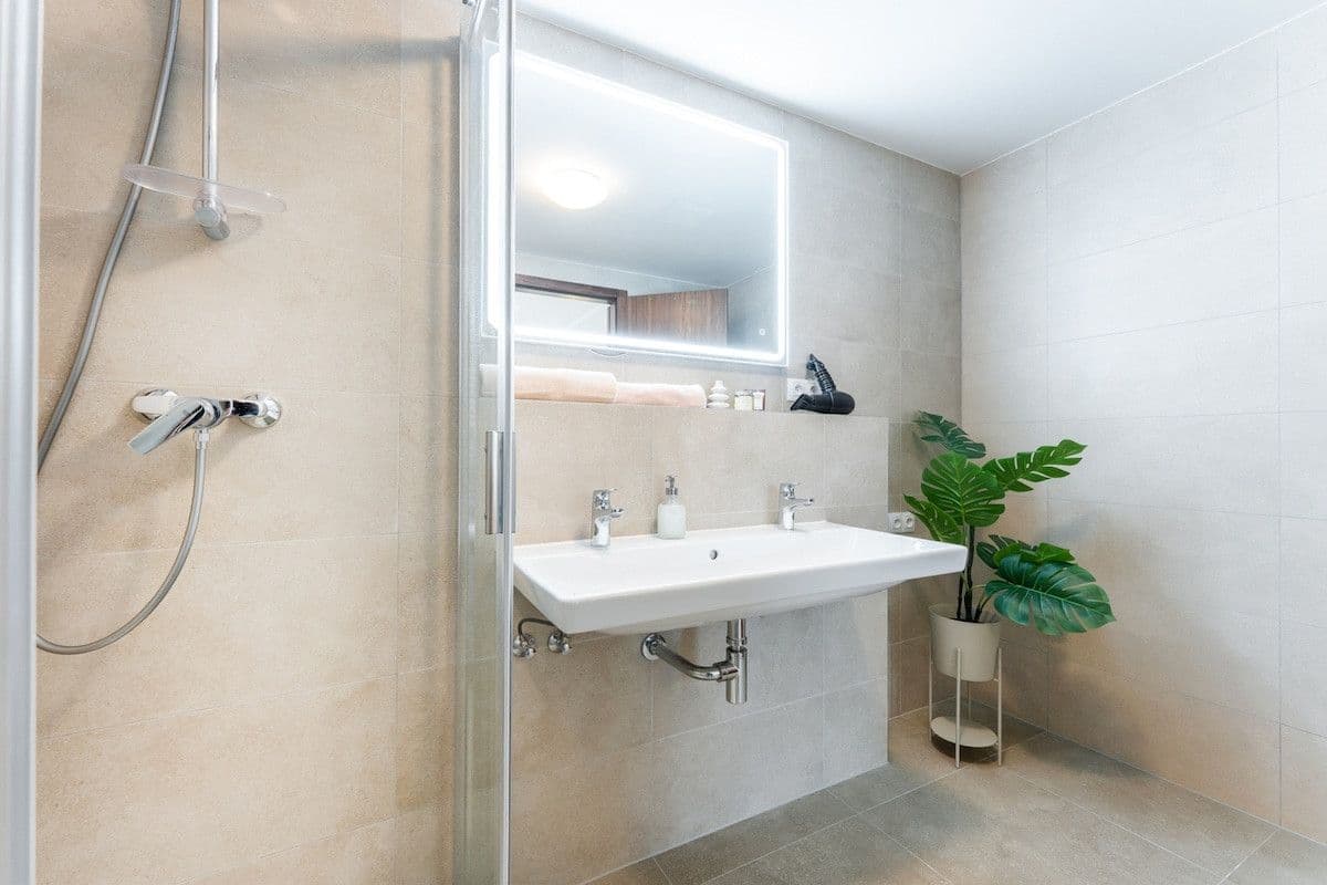 Pronájem bytu  90 m², Šiklové, Praha, Praha