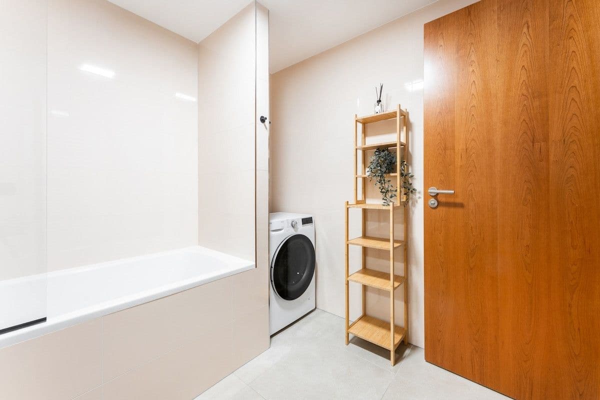 Pronájem bytu  53 m², Nádražní, Praha, Praha