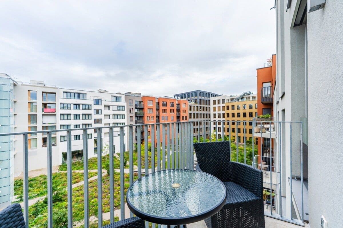 Pronájem bytu  53 m², Nádražní, Praha, Praha