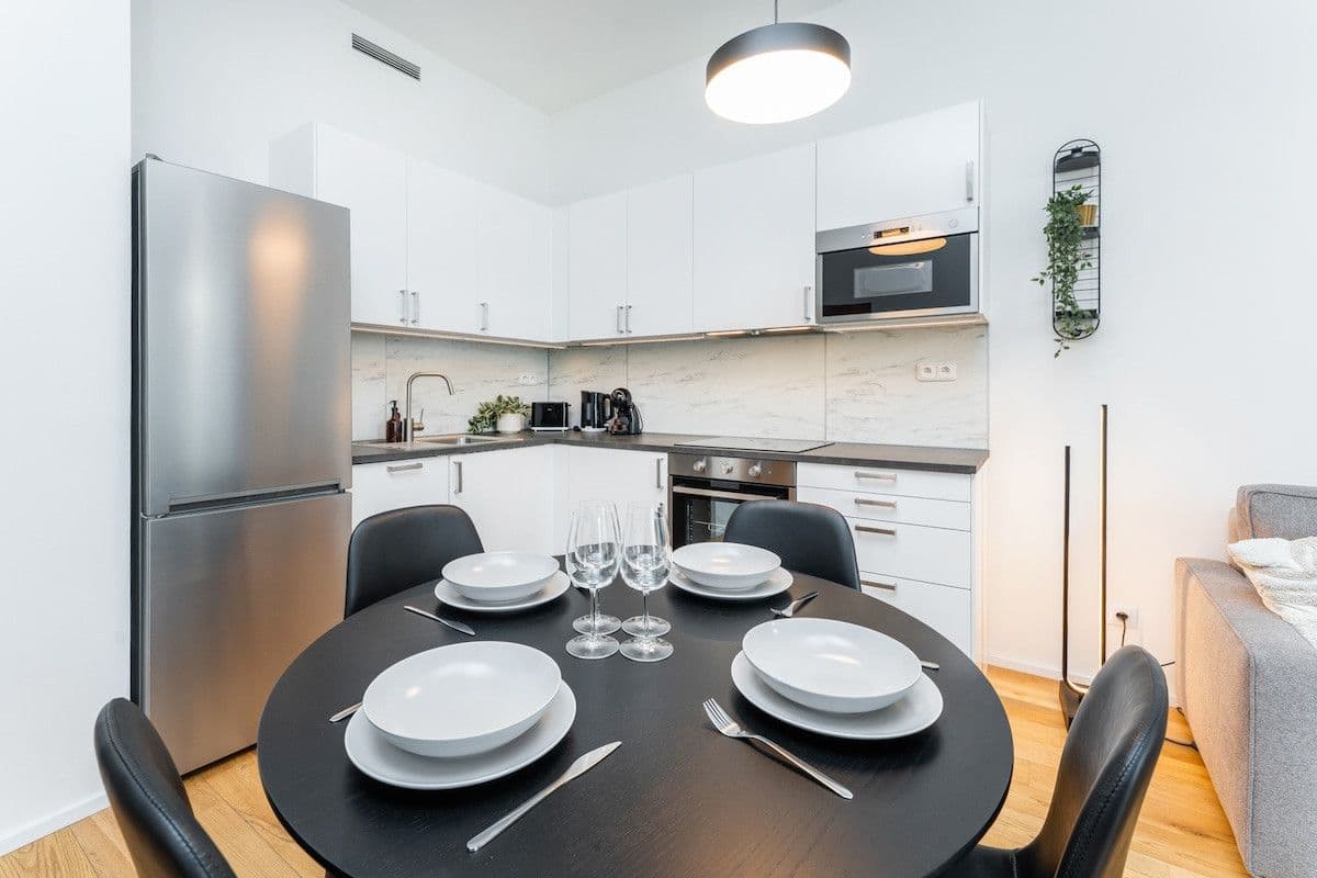 Pronájem bytu  53 m², Nádražní, Praha, Praha