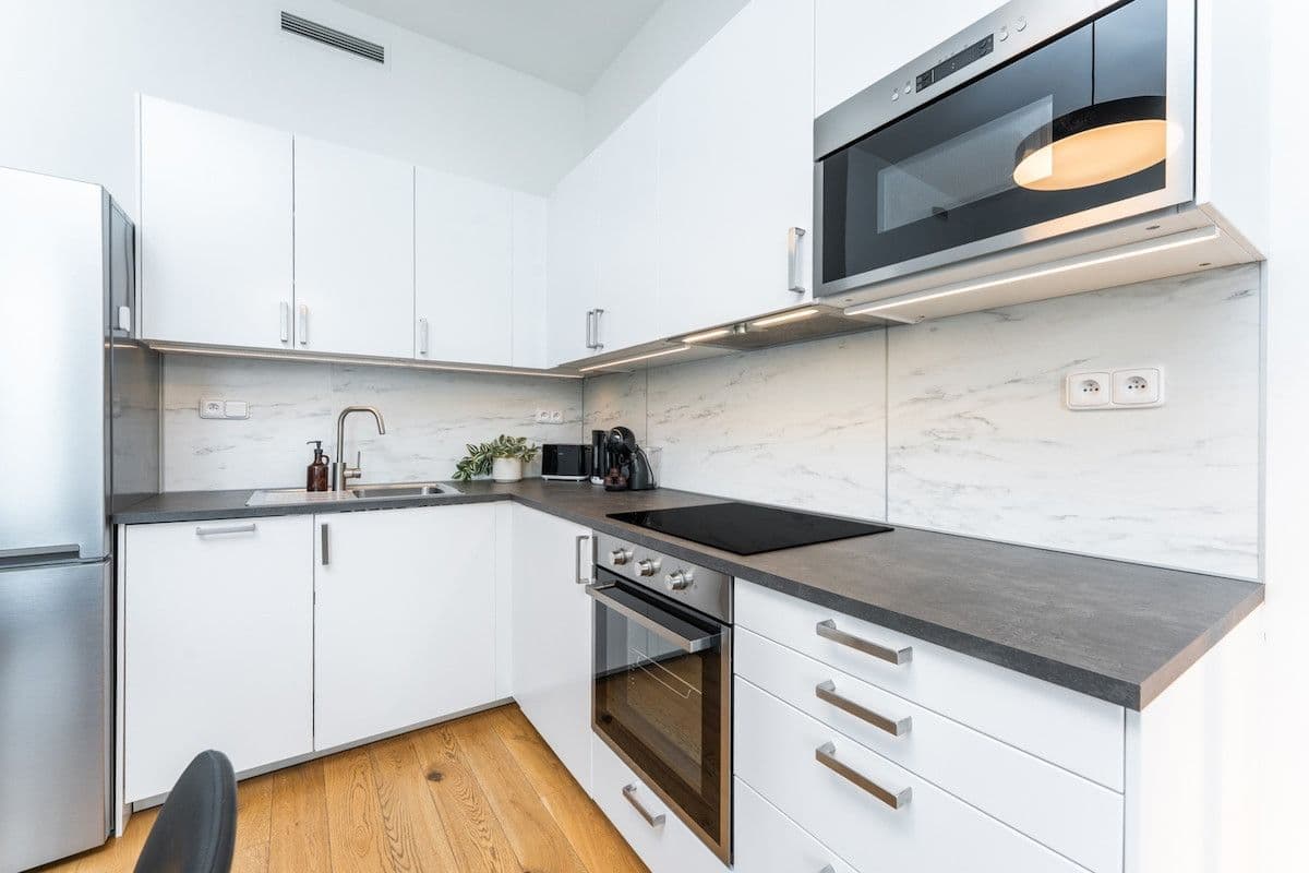 Pronájem bytu  53 m², Nádražní, Praha, Praha