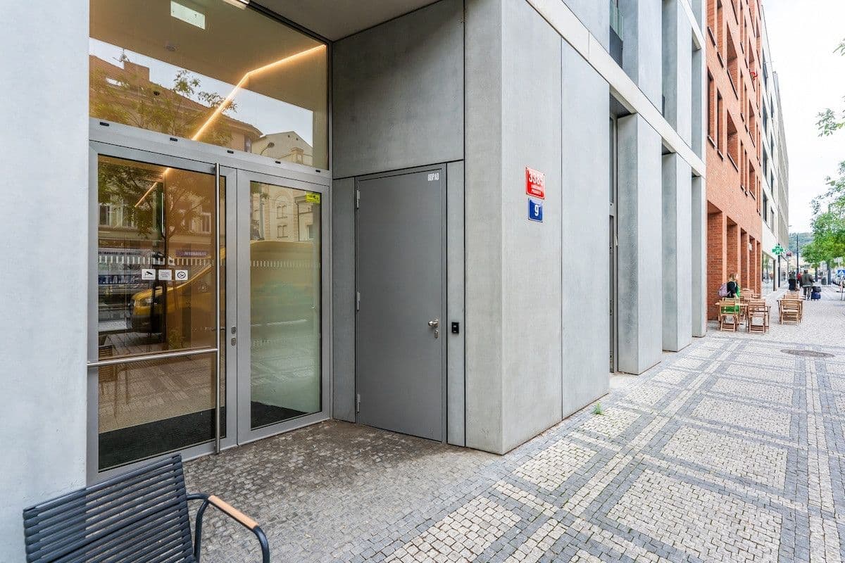 Pronájem bytu  53 m², Nádražní, Praha, Praha