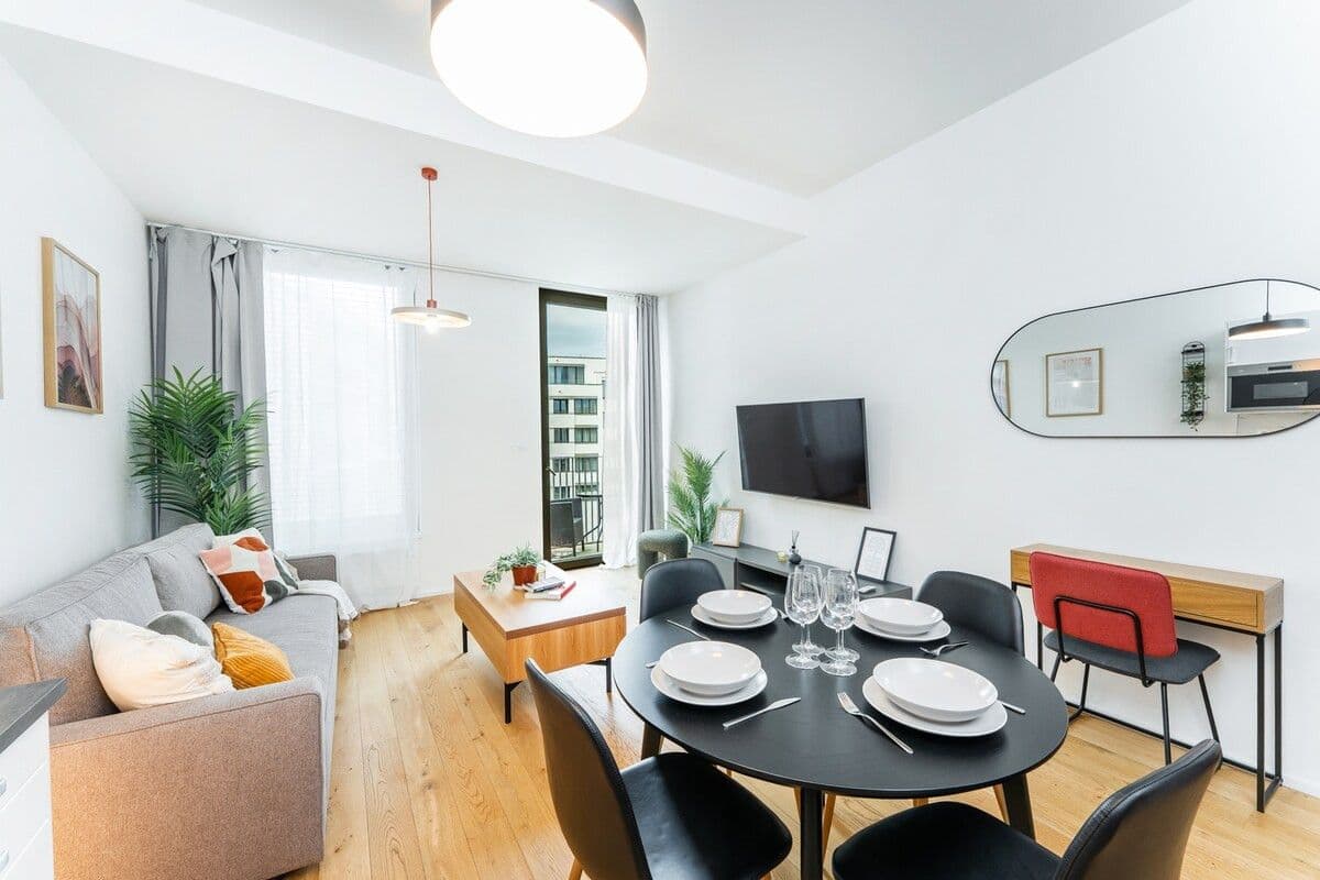 Pronájem bytu  53 m², Nádražní, Praha, Praha