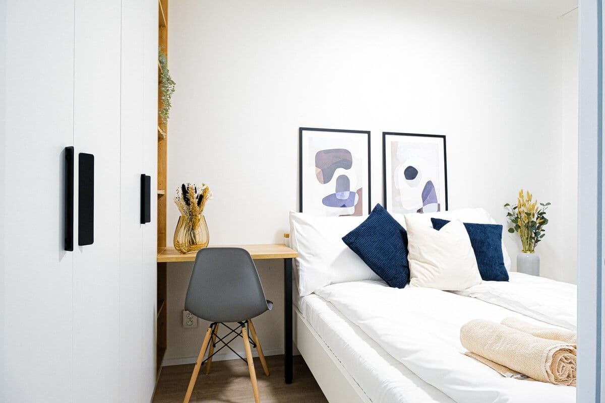 Pronájem bytu  45 m², Plzeňská, Praha, Praha