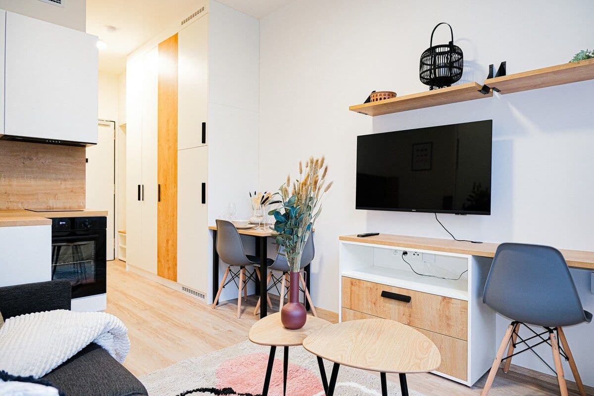 Pronájem bytu  20 m², Plzeňská, Praha, Praha