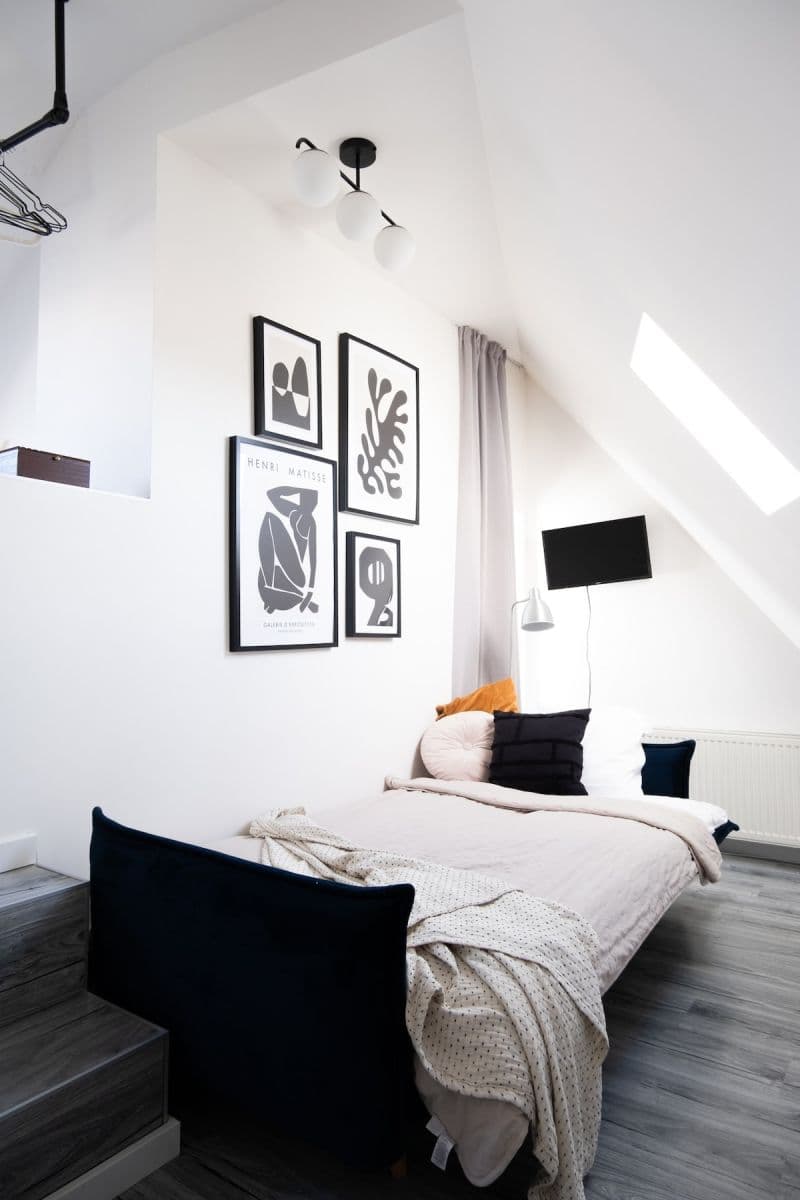 Pronájem bytu  38 m², Školská, Praha, Praha