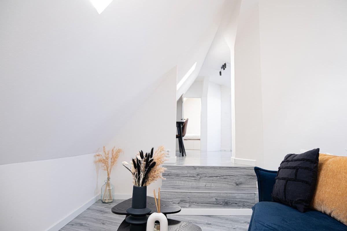 Pronájem bytu  38 m², Školská, Praha, Praha