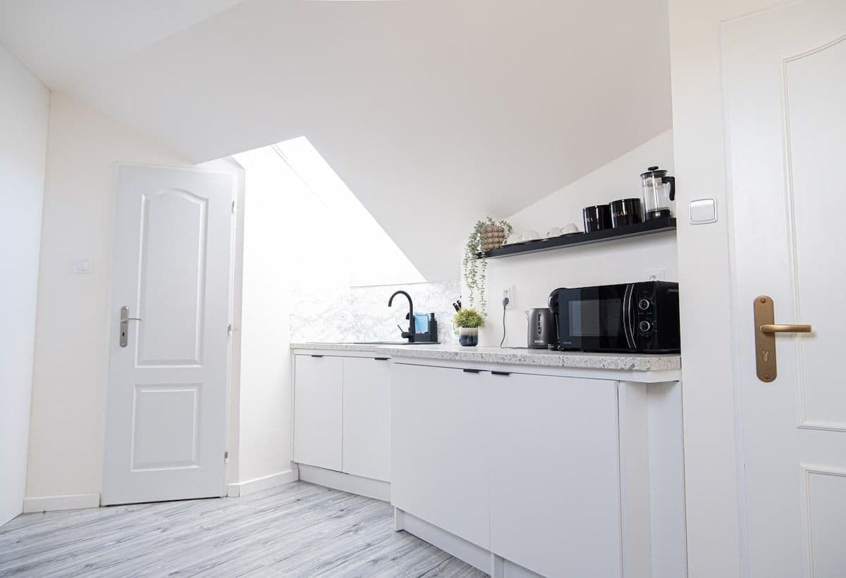 Pronájem bytu  38 m², Školská, Praha, Praha