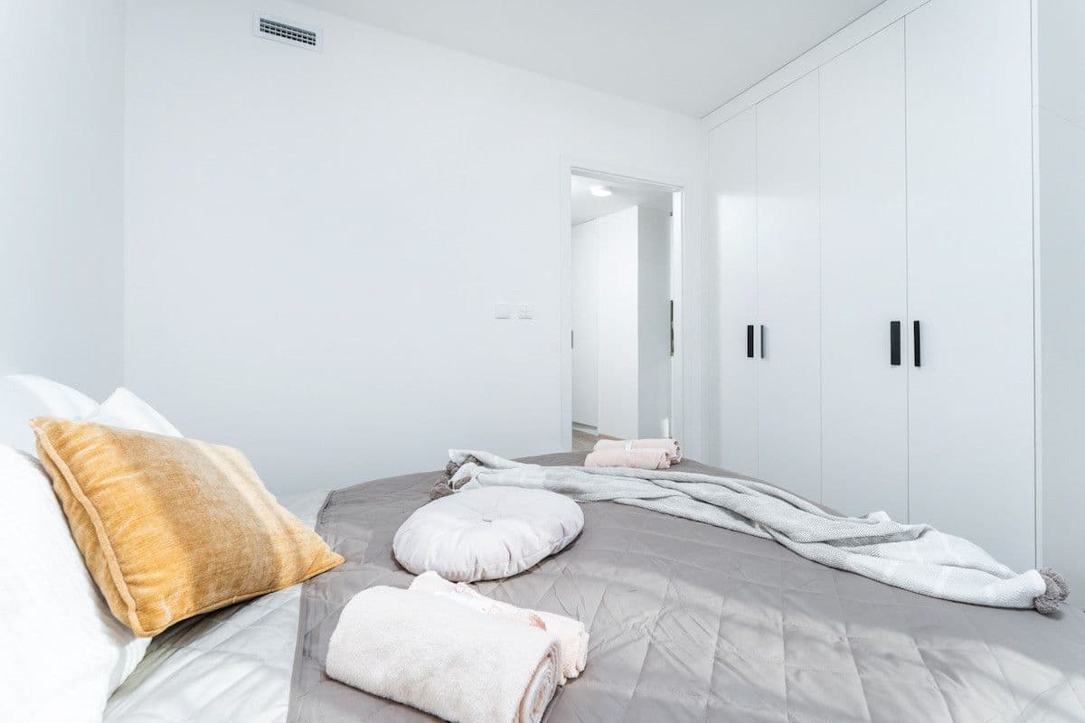 Pronájem bytu  45 m², Plzeňská, Praha, Praha