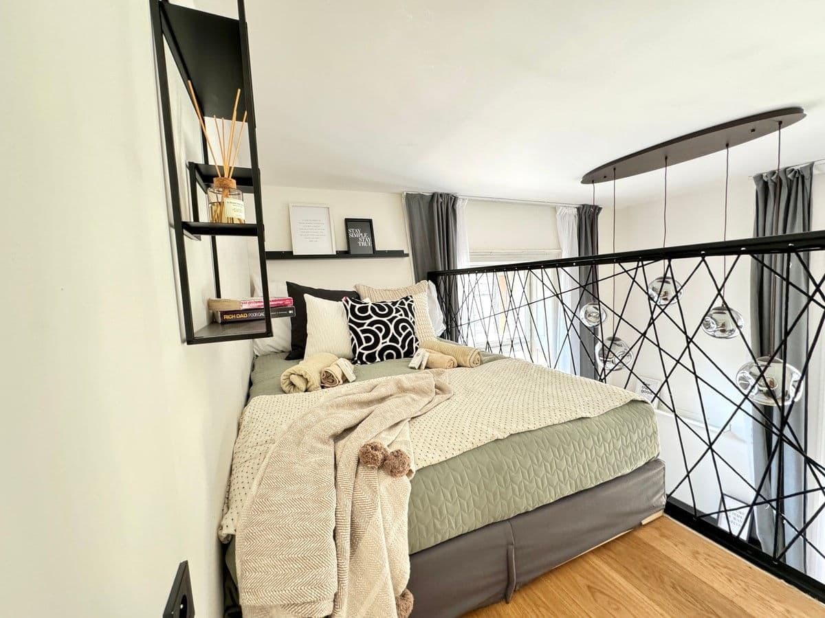 Pronájem bytu  50 m², Křemencova, Praha, Praha