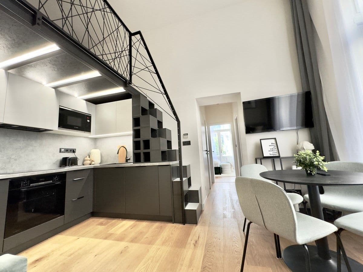 Pronájem bytu  50 m², Křemencova, Praha, Praha