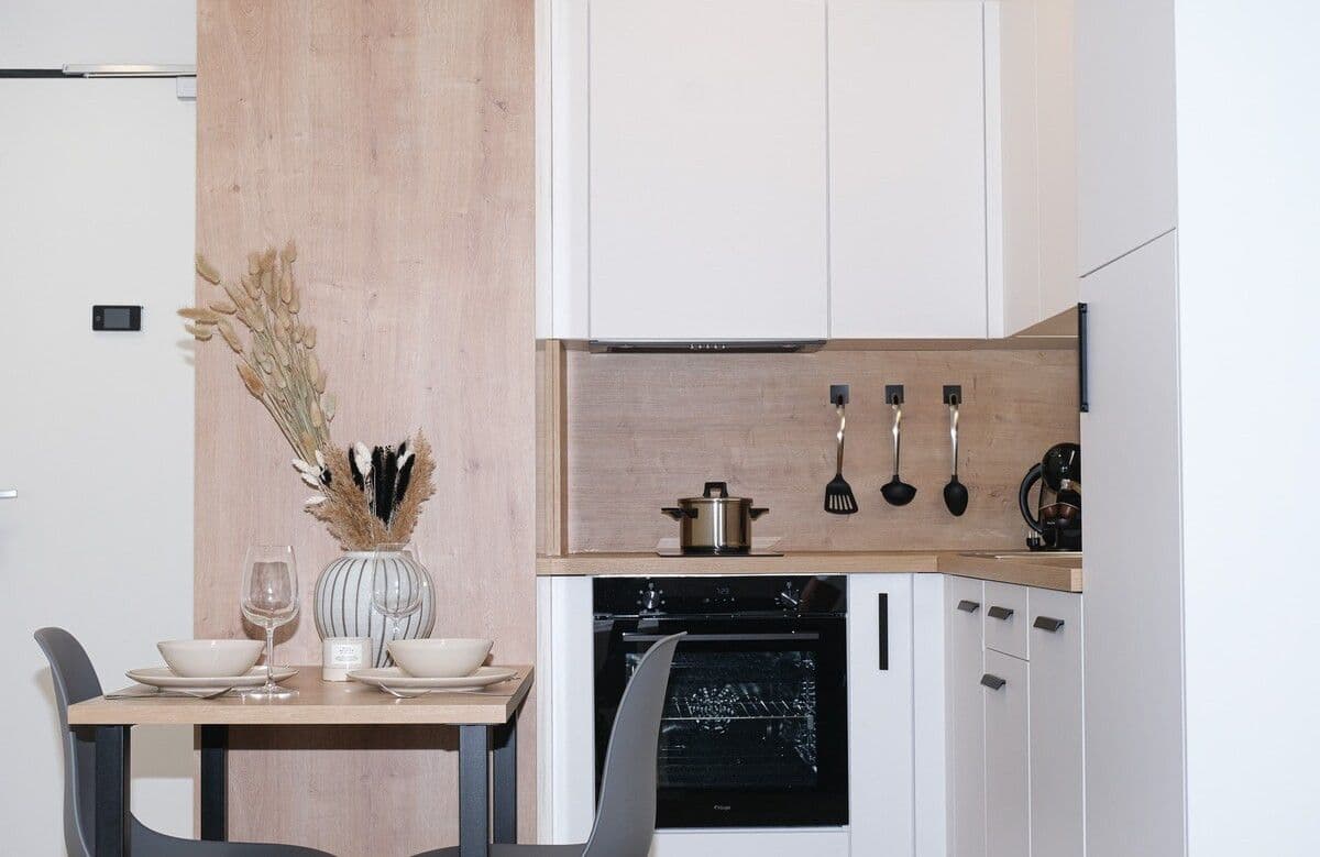 Pronájem bytu  23 m², Plzeňská, Praha, Praha