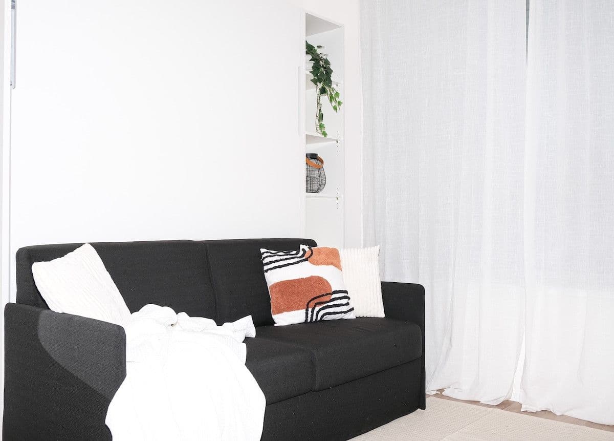 Pronájem bytu  23 m², Plzeňská, Praha, Praha