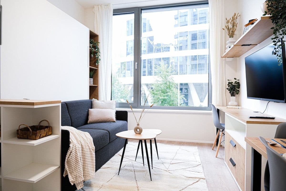 Pronájem bytu  20 m², Plzeňská, Praha, Praha