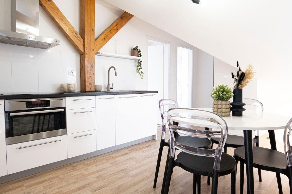 Pronájem bytu  100 m², Opletalova, Praha, Praha