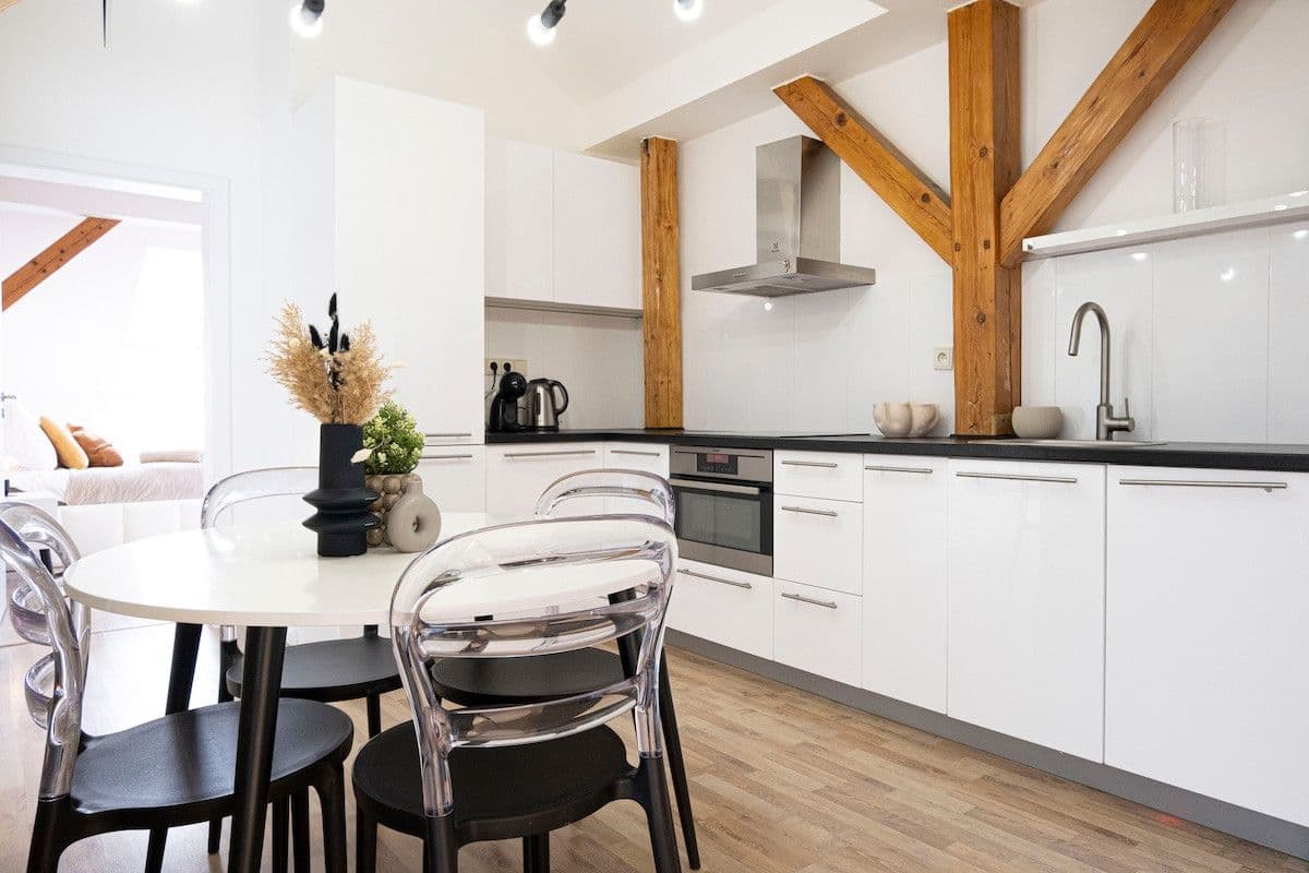 Pronájem bytu  100 m², Opletalova, Praha, Praha