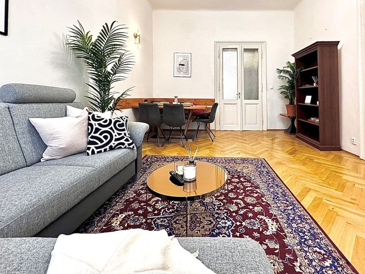 Pronájem bytu  70 m², Vinohradská, Praha, Praha