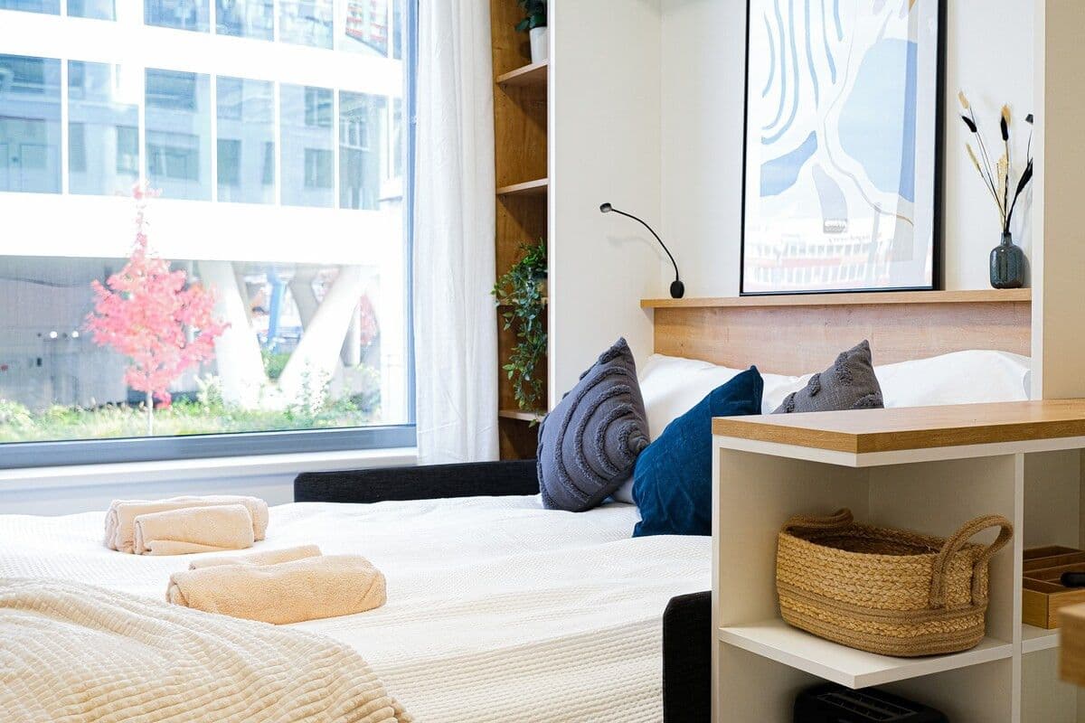 Pronájem bytu  20 m², Plzeňská, Praha, Praha