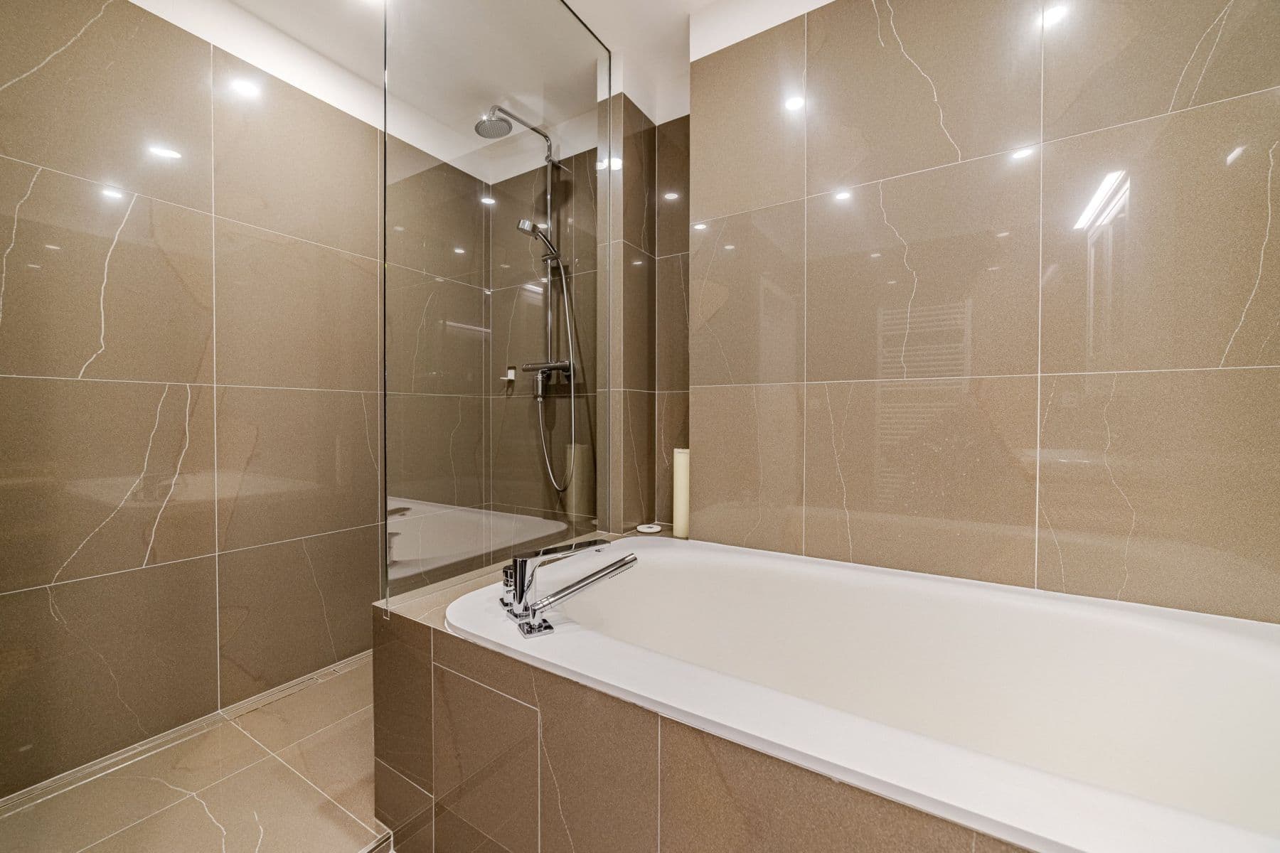 Pronájem bytu  138 m², Ohradní, Praha, Praha