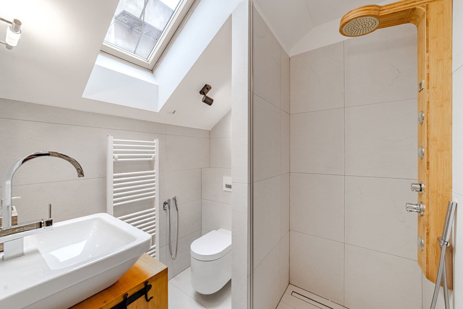 Pronájem bytu  138 m², Ohradní, Praha, Praha