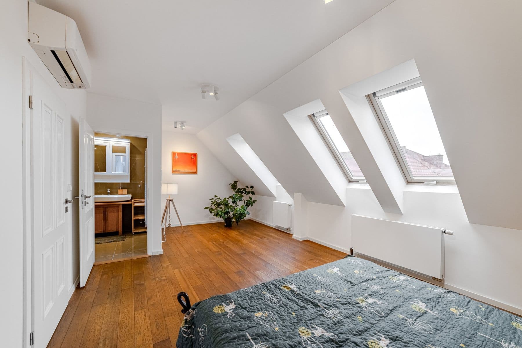 Pronájem bytu  138 m², Ohradní, Praha, Praha