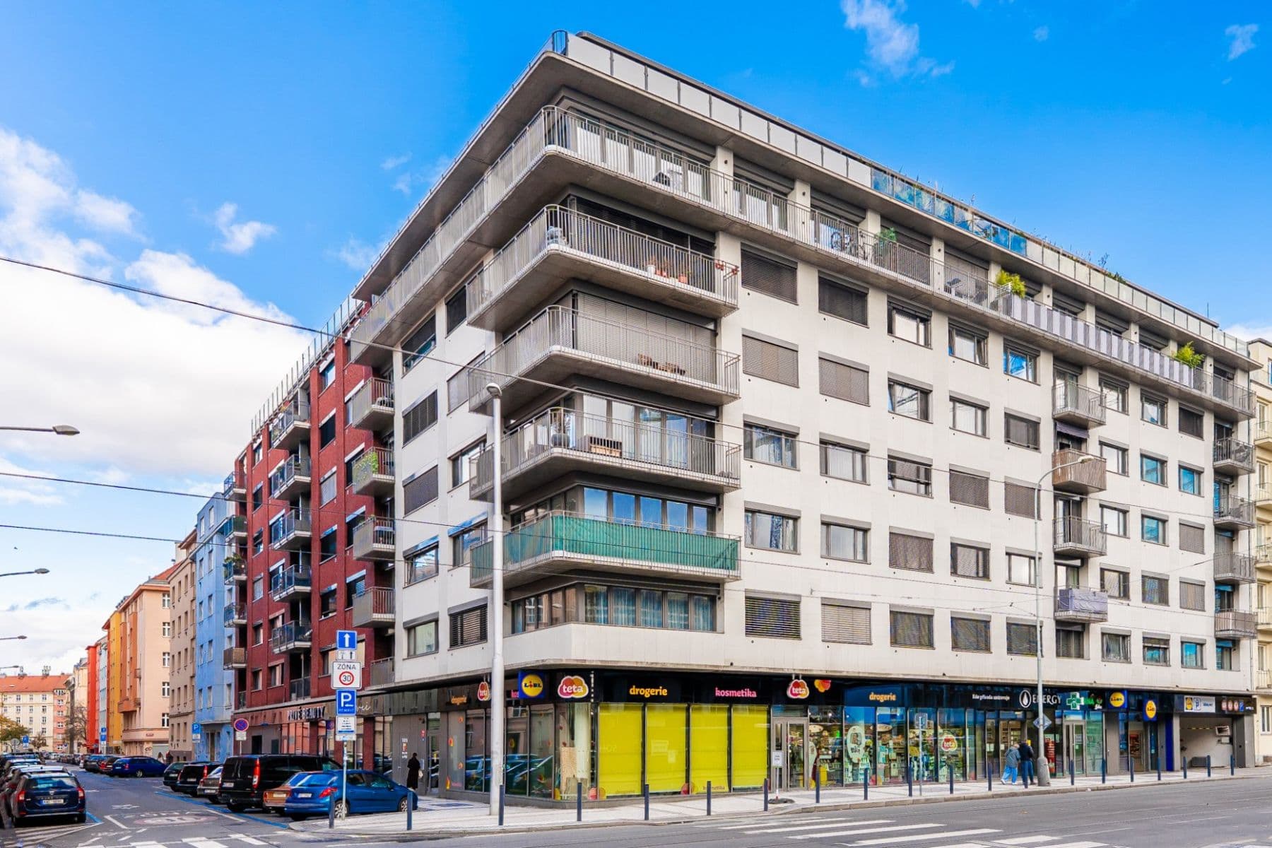 Pronájem bytu  53 m², V Háji, Praha, Praha