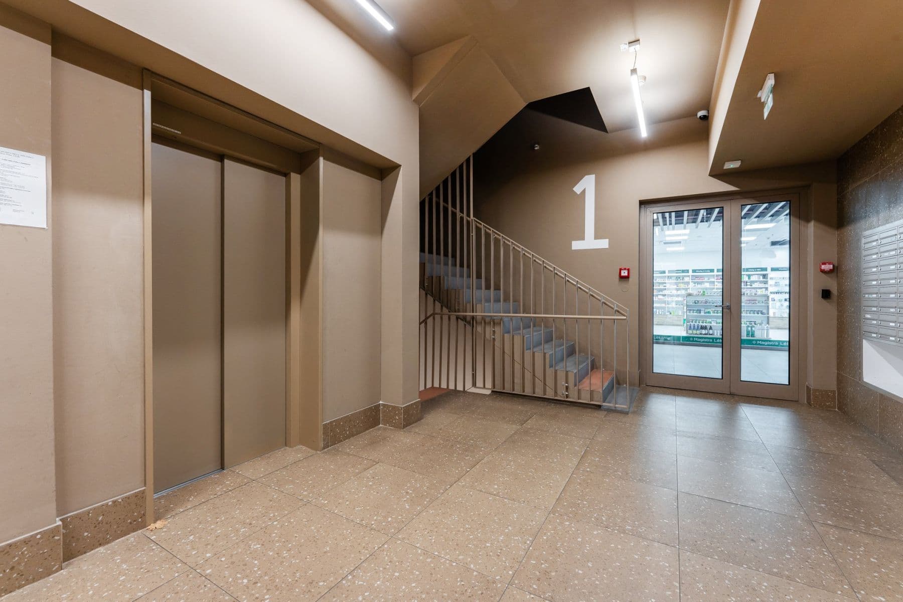 Pronájem bytu  53 m², V Háji, Praha, Praha