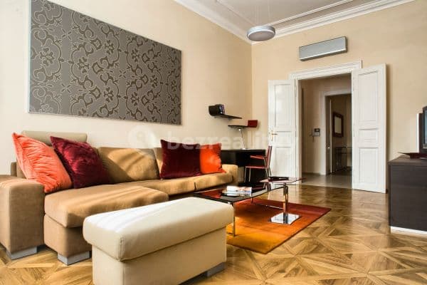 Pronájem bytu  72 m², Karoliny Světlé, Praha