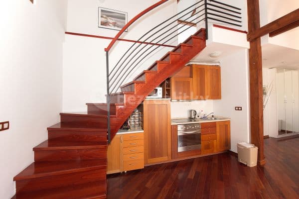 Pronájem bytu  80 m², Dušní, Praha
