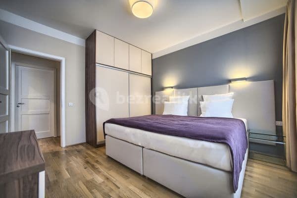 Pronájem bytu  86 m², Krocínova, Praha