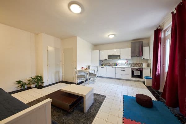 Pronájem bytu  58 m², Hradská, Bratislava