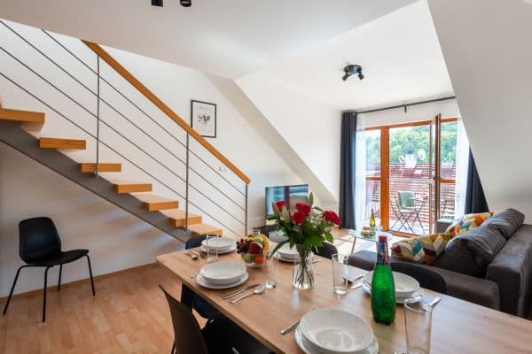 Pronájem bytu  90 m², Grafická, Praha