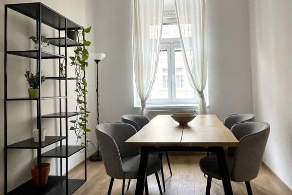 Pronájem bytu  99 m², Tomáškova, Praha