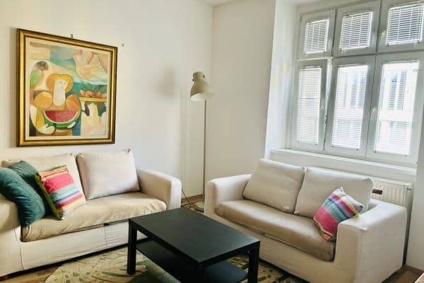 Pronájem bytu  100 m², Laurinska, Bratislava - mestská časť Staré Mesto, Bratislavský kraj
