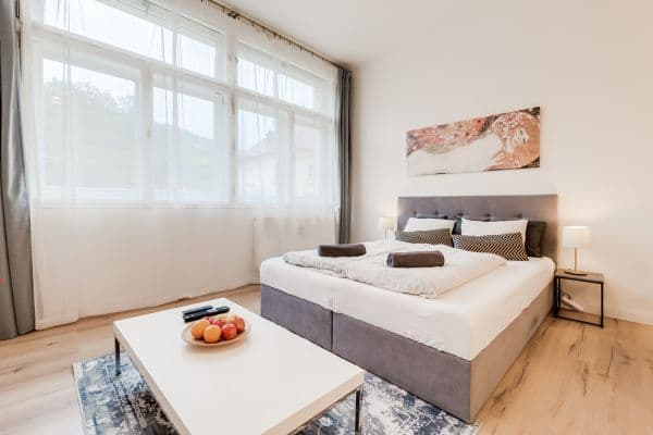 Pronájem bytu  33 m², Újezd, Praha