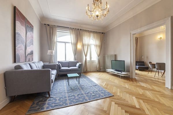 Pronájem bytu  105 m², Masarykovo nábřeží, Praha, Praha