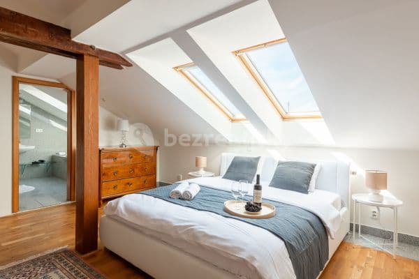 Pronájem bytu  150 m², Řeznická, Praha
