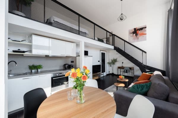 Pronájem bytu  72 m², Křižíkova, Praha