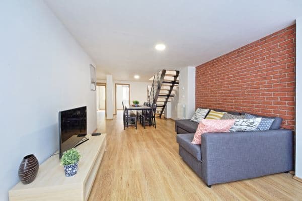 Pronájem bytu  110 m², Na Bojišti, Praha