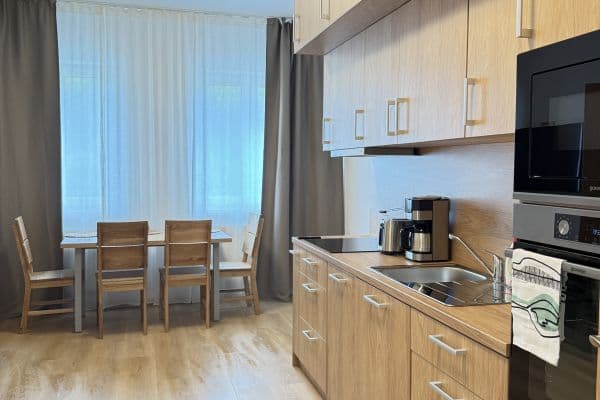 Pronájem bytu  53 m², Zbraslavská, Praha