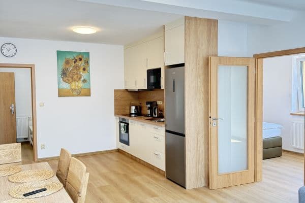 Pronájem bytu  56 m², Zbraslavská, Praha, Praha