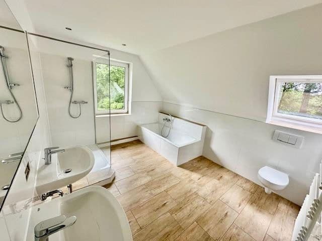 Prodej domu 200 m², pozemek 5.480 m², Luhkamp 5, Bispingen, Dolní Sasko Prodej domu 200 m², pozemek 5.480 m², Luhkamp 5, Bispingen, Dolní Sasko