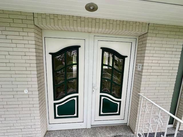 Prodej domu 200 m², pozemek 5.480 m², Luhkamp 5, Bispingen, Dolní Sasko Prodej domu 200 m², pozemek 5.480 m², Luhkamp 5, Bispingen, Dolní Sasko