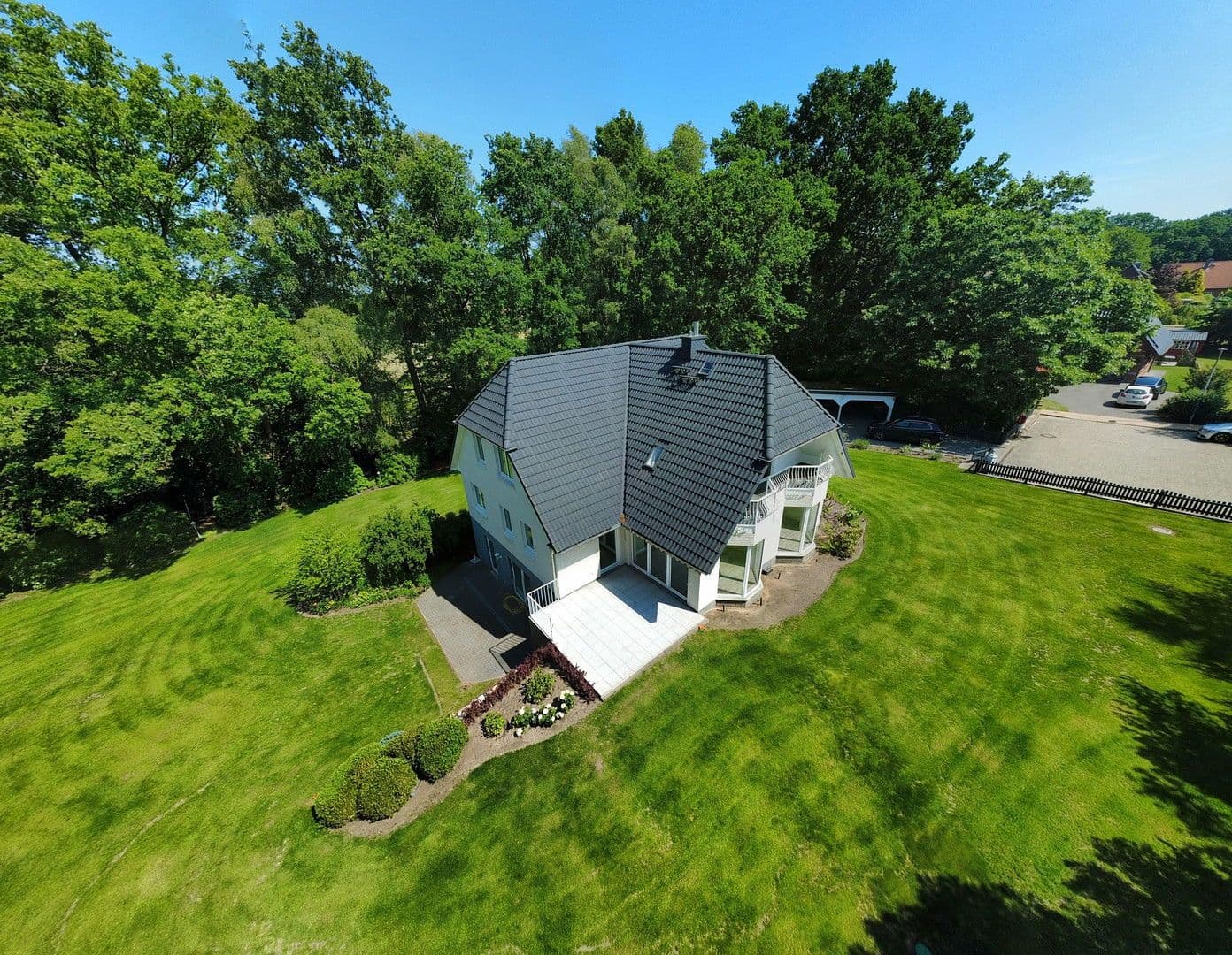 Prodej domu 200 m², pozemek 5.480 m², Luhkamp 5, Bispingen, Dolní Sasko Prodej domu 200 m², pozemek 5.480 m², Luhkamp 5, Bispingen, Dolní Sasko