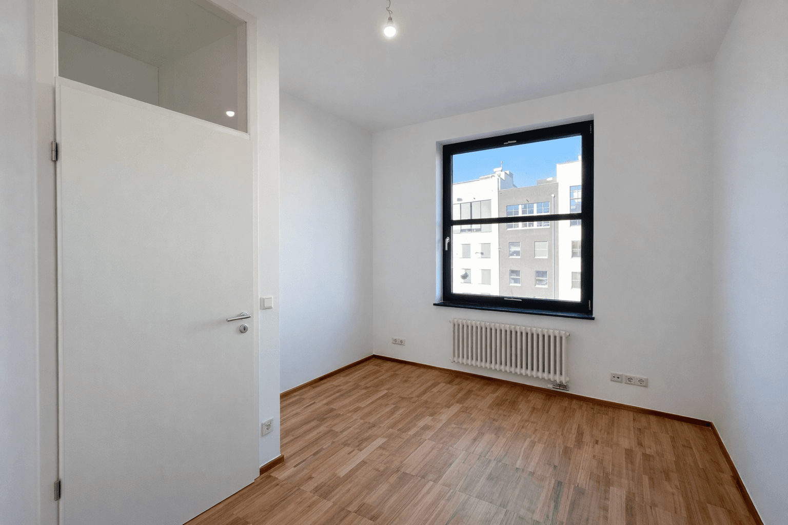 Pronájem domu 200 m², pozemek 246 m², Charlotte-Salomon-Hain 9, Berlin, Berlín Pronájem domu 200 m², pozemek 246 m², Charlotte-Salomon-Hain 9, Berlin, Berlín