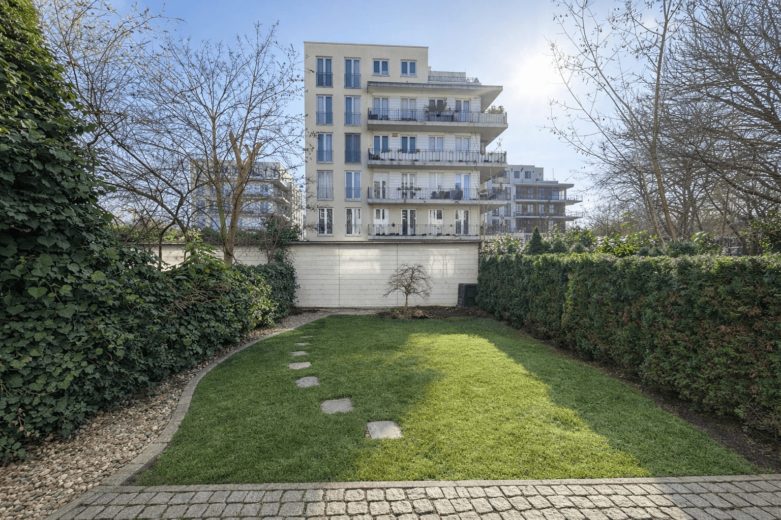 Pronájem domu 200 m², pozemek 246 m², Charlotte-Salomon-Hain 9, Berlin, Berlín Pronájem domu 200 m², pozemek 246 m², Charlotte-Salomon-Hain 9, Berlin, Berlín