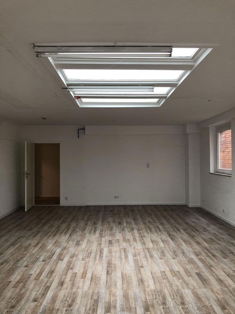 Pronájem kanceláře 50 m², Gartenstrasse 39, Göppingen, Bádensko-Württembersko Pronájem kanceláře 50 m², Gartenstrasse 39, Göppingen, Bádensko-Württembersko