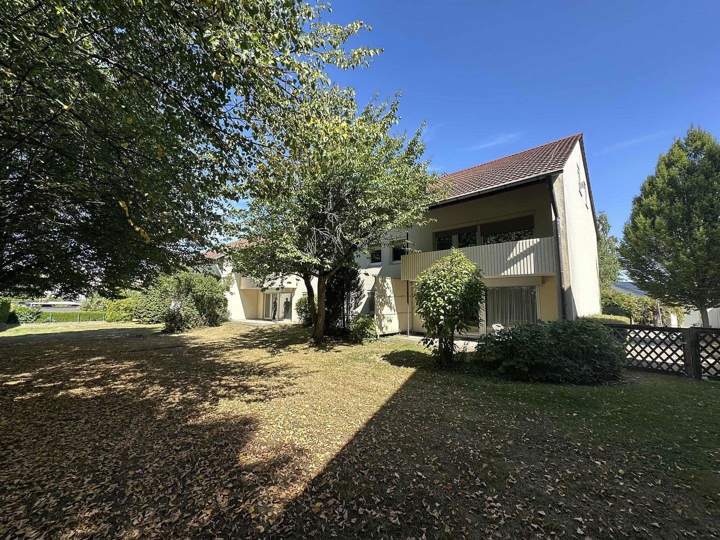 Prodej domu 554 m², pozemek 850 m², Spiegelgartenstr. 40, Herzogenaurach, Bavorsko Prodej domu 554 m², pozemek 850 m², Spiegelgartenstr. 40, Herzogenaurach, Bavorsko